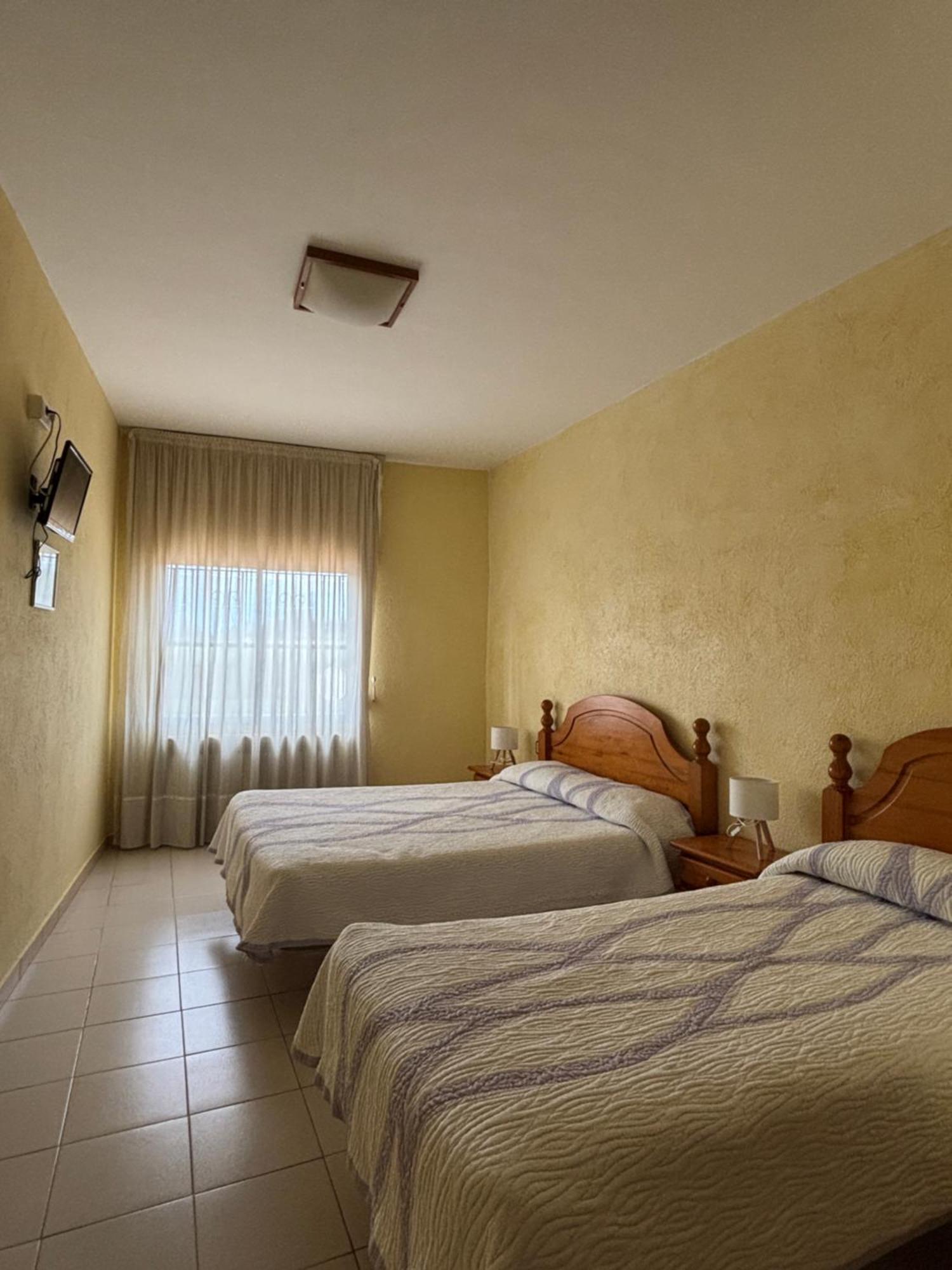 Hotel Pensio L'Avi Pep à Saus Extérieur photo