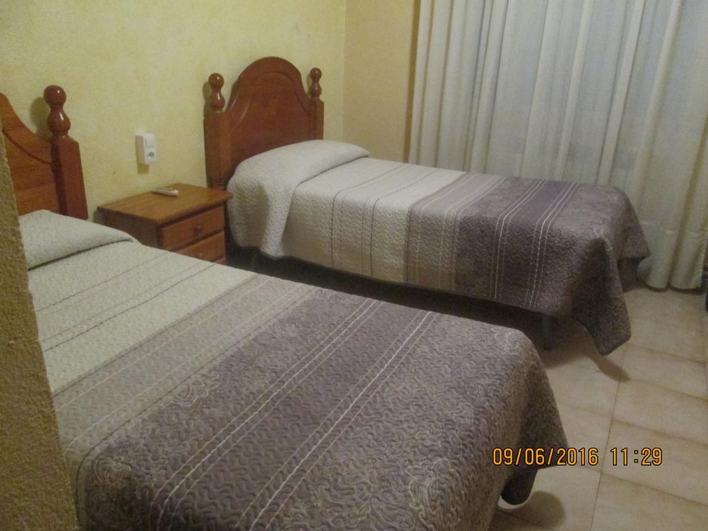 Hotel Pensio L'Avi Pep à Saus Extérieur photo